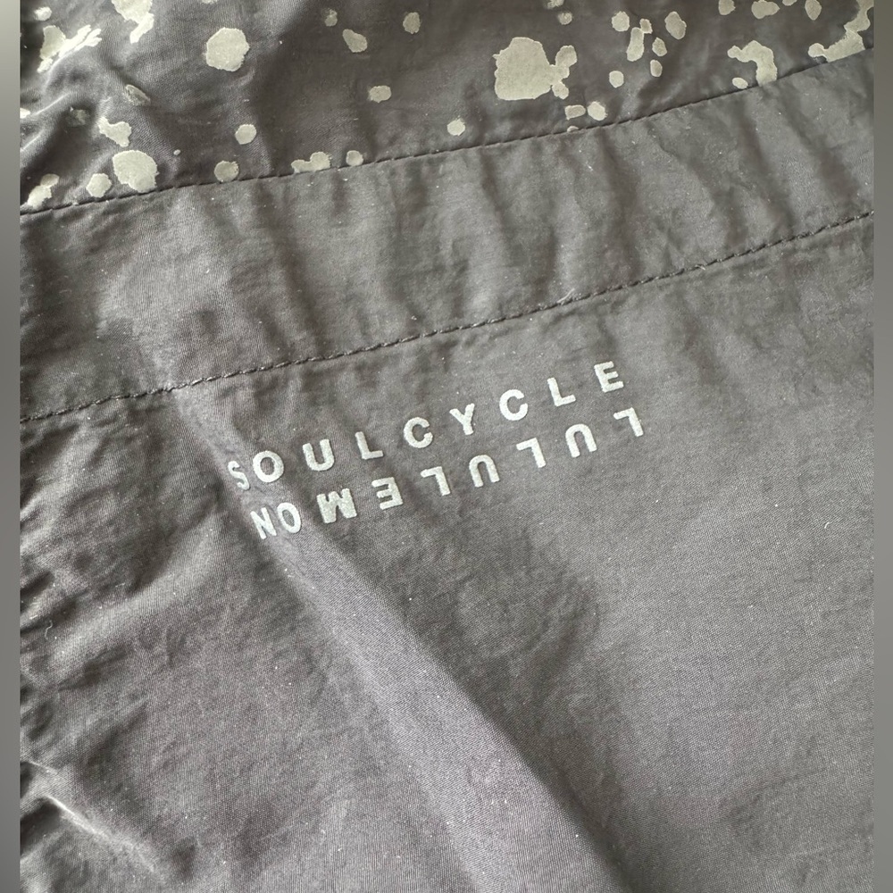 Limited Edition Lululemon collaboration with Soulcycle Size L/M Like New - Picture 12 of 15